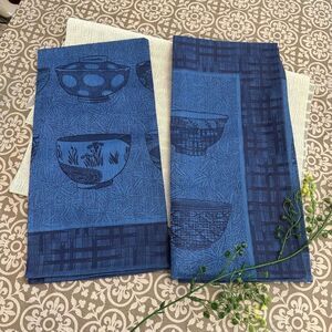 Yves Delorme Paris Blue Oriental Theme Embroidered Table Cloth‎ 2 Pc Vintage